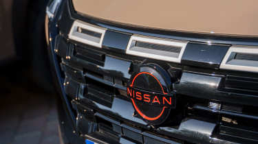 Nissan X-Trail - grille