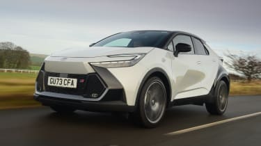 Toyota C-HR - front tracking