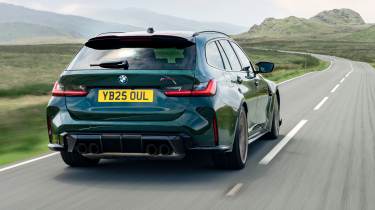 BMW M3 CS Touring - rear tracking