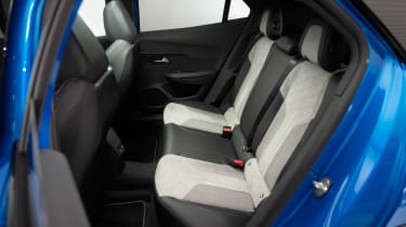 Peugeot e-2008 - rear seats