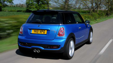 MINI Hatchback Cooper SD rear tracking