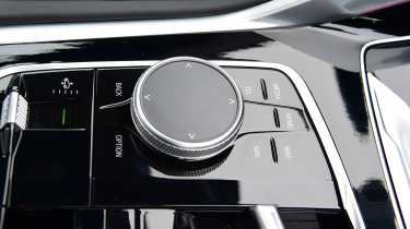 BMW X6 xDrive40i - iDrive rotary controller