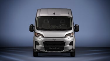 Toyota Proace Max front