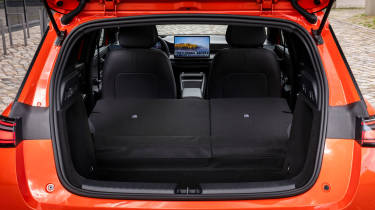BYD Dolphin G - boot seats down
