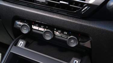Citroen e-C4 - heating and ventilation controls 