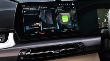 BMW X1 xDrive23i M Sport - infotainment screen