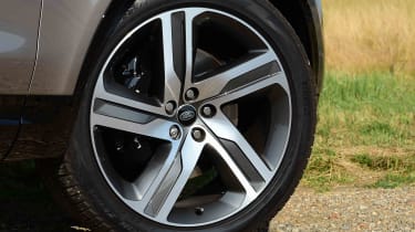 Land Rover Discovery alloy wheel