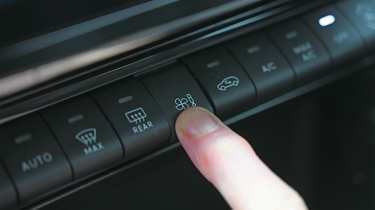 Alfa Romeo Junior - climate buttons