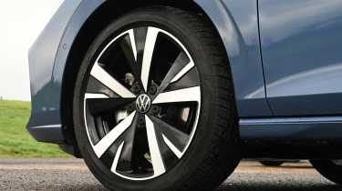 Volkswagen Golf - wheel