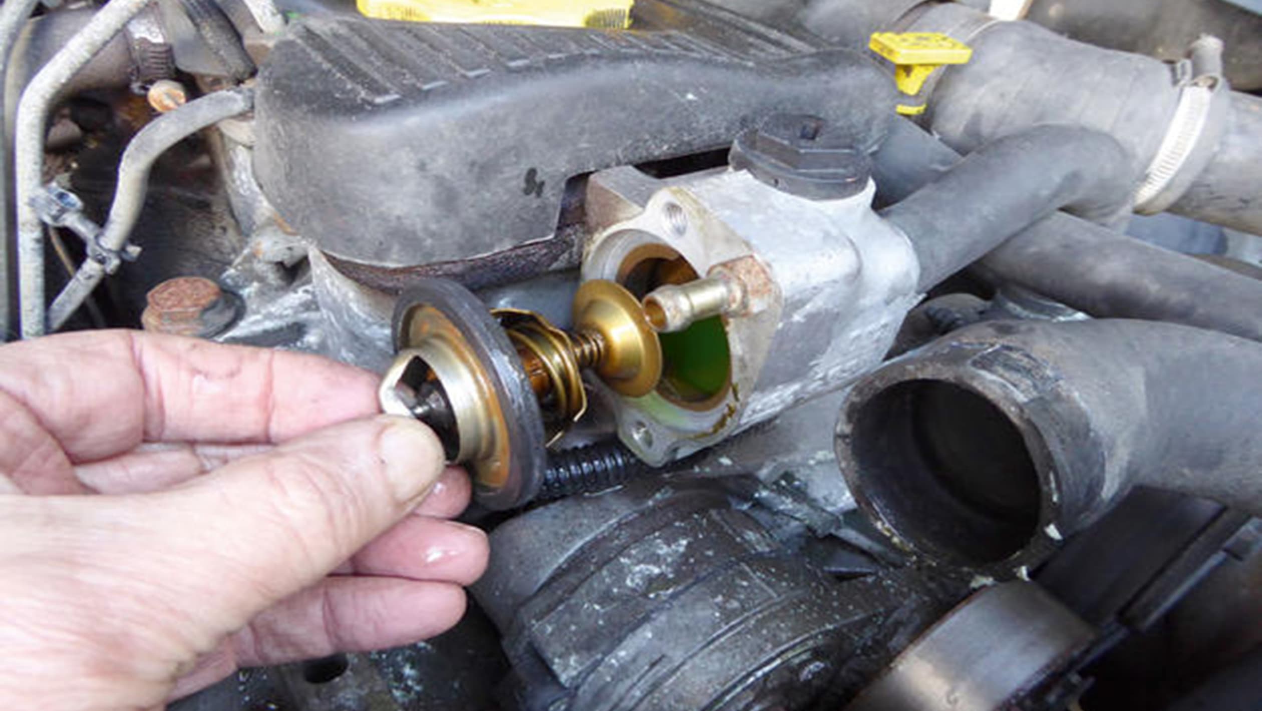 Coolant system check on a Range Rover Classic pictures Auto Express