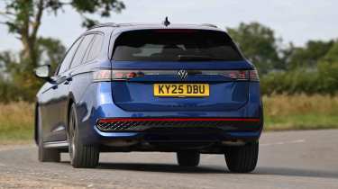 Volkswagen Passat - rear cornering