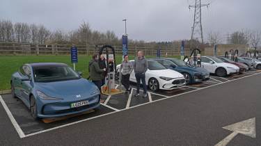 Winter range test - cars charging