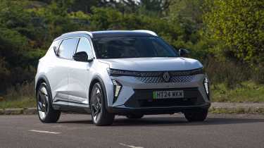 Renault Scenic E-Tech - front cornering 