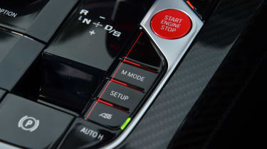 BMW M4 CSL - drive buttons