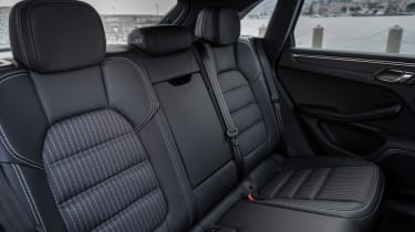 Porsche Macan T - rear seats