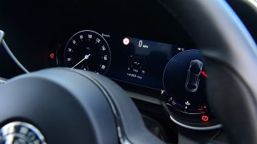 Alfa Romeo Giulia Quadrifoglio - dials