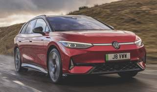 Volkswagen ID.7 Tourer GTX - front tracking