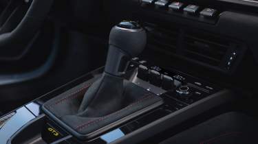 Porsche 911 GT3 (992.2) gear stick