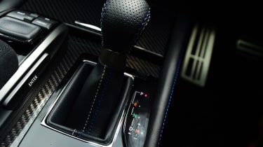 New Lexus GS F 2016 - gearlever