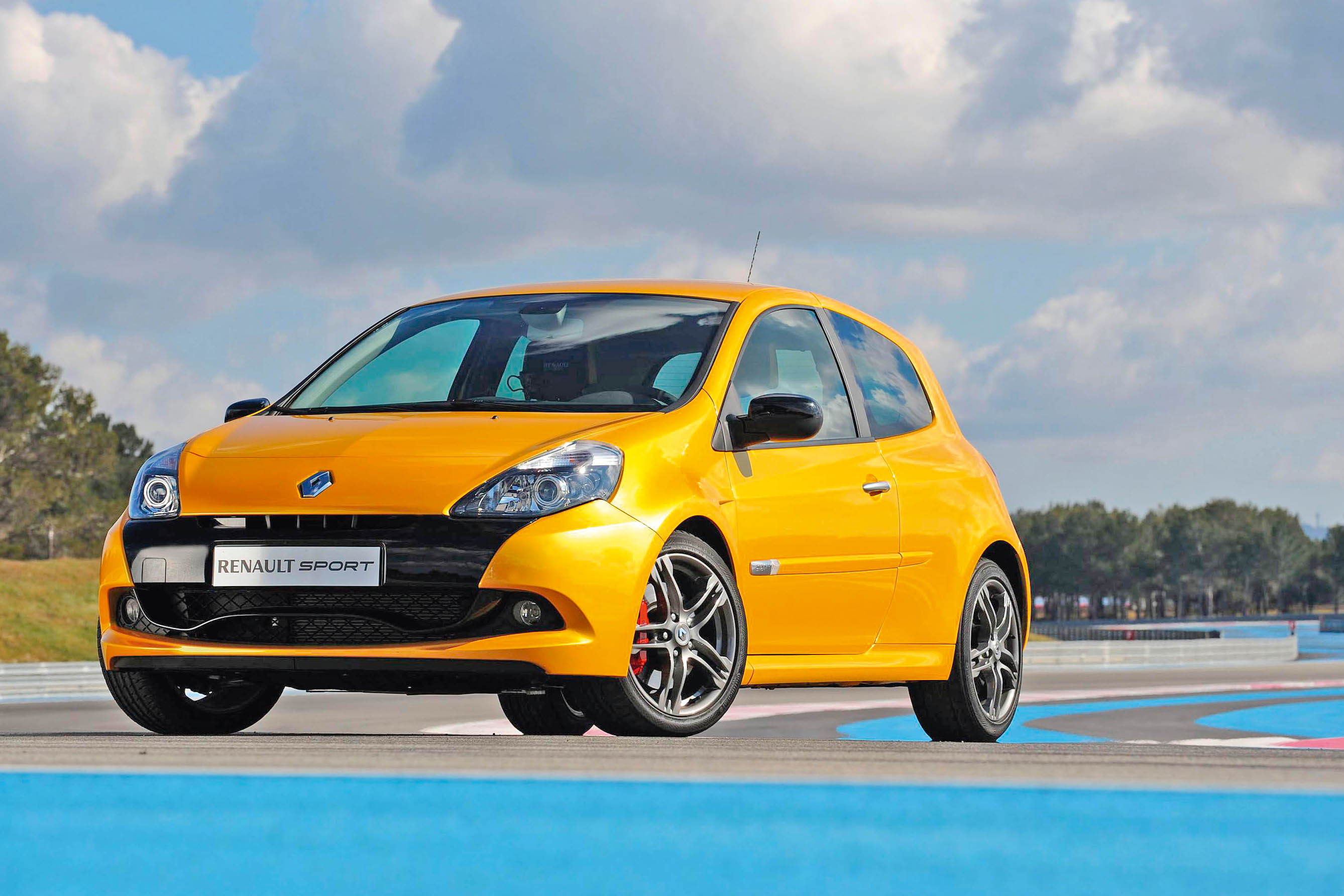 Supermini - Renault Clio Renaultsport 200  Auto Express