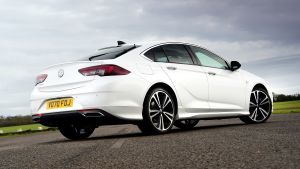 Vauxhall Insignia 1.5 diesel - rear static