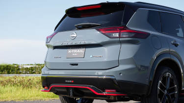 Nissan X-Trail Nismo - rear lights and badges
