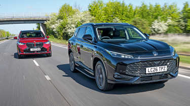 BMW and MG - front dynamic