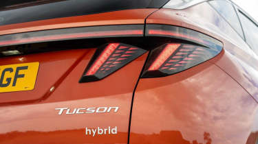 Hyundai Tucson Hybrid - rear lights 