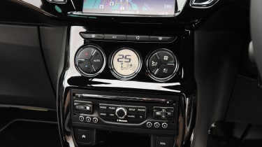 Citroen DS3 Cabrio 1.6 THP centre console