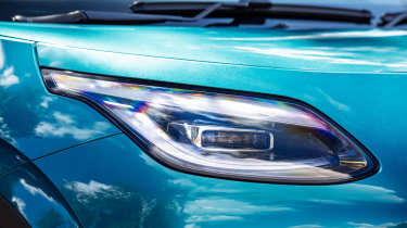 Aion UT - front light