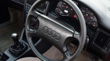 Audi 80 - interior