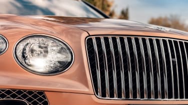 Bentley Bentayga Extended Wheelbase - front light