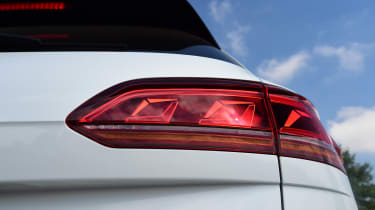 Volkswagen Touareg - rear light