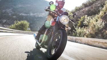 Triumph Street Twin review - front tracking