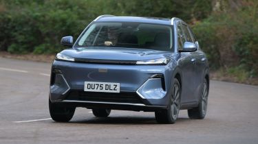 Geely Starray UK - front action