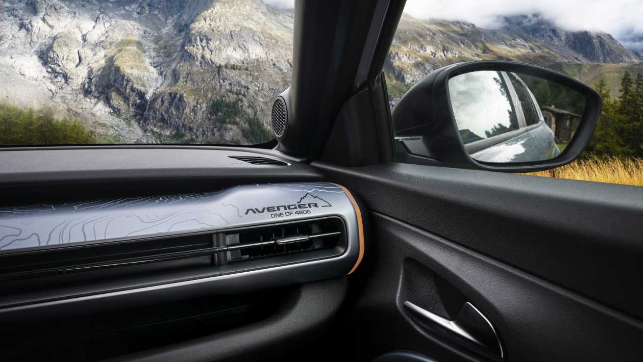 Jeep%20Avenger%20The%20North%20Face%20Edition%202024-2.jpg