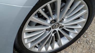 Vauxhall Astra 1.6 turbo - wheel detail