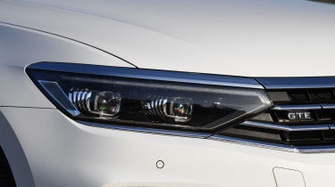 Volkswagen Passat GTE - headlight