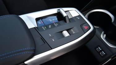 Tesla Model Y - centre console and gear selector 