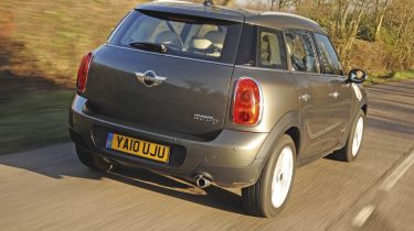 MINI Countryman Cooper D ALL4 Chili rear track