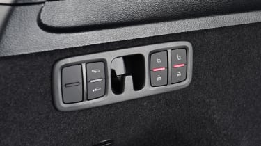 Audi Q7 - seat controls