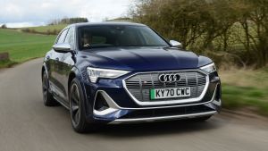 Audi e-tron S - front action