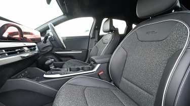 Kia K4 - front seats