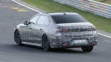 New facelift BMW i7 testing at the Nurburgring - rear cornering 