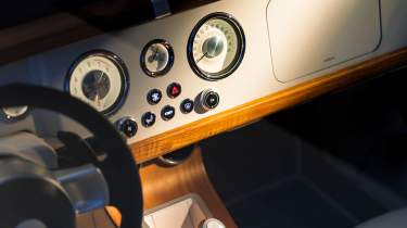 Morgan Midsummer Coupe - dials