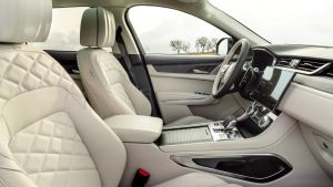 Jaguar F-Pace PHEV - front seats