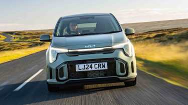 Kia Picanto - front full width tracking