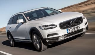Volvo V90 Cross Country 2017 UK - front tracking