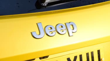 Jeep Avenger Summit - Jeep badge