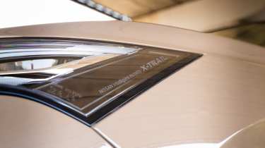 Nissan X-Trail - headlight detailing